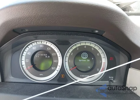 2013 Volvo Xc70 3.2/3.2 Platinum/3.2 Premier/3.2 Premier Plus z USA, uszkodzony, nr VIN YV4940BZ5D1147161